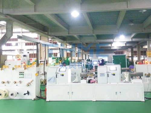 Horizontal taping machine